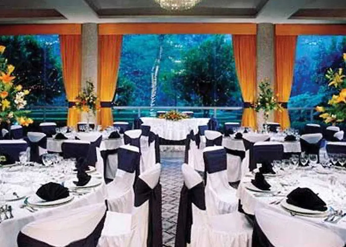 Sheraton Santa Fe, Hotel 5*