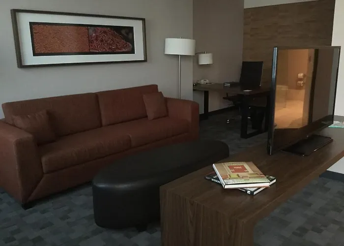 Sheraton Santa Fe, Hotel